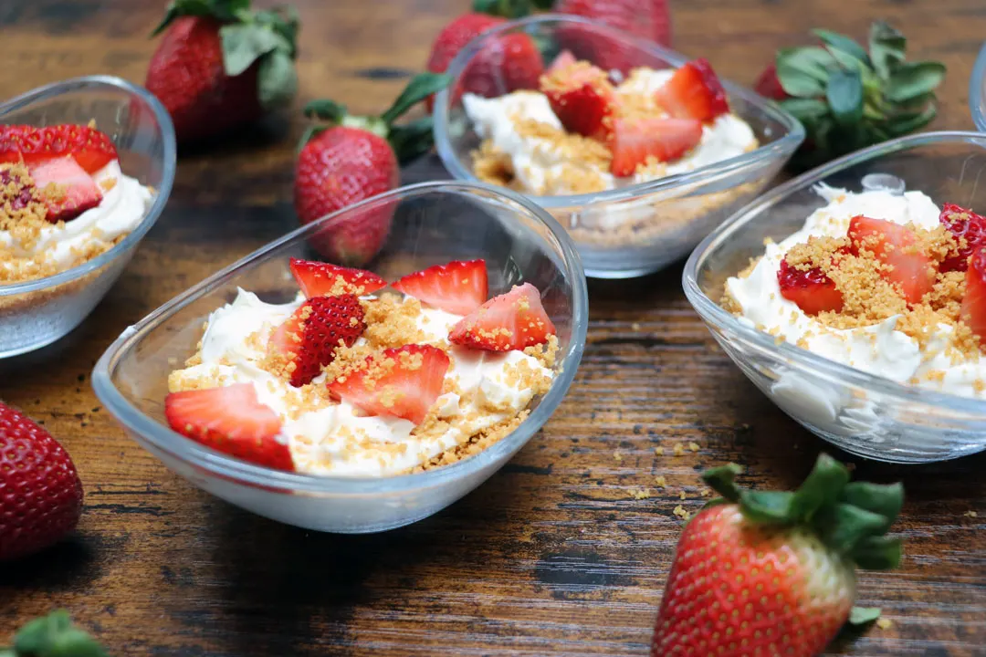 No Bake Strawberry Cheesecake Cups — The Coffee Mom