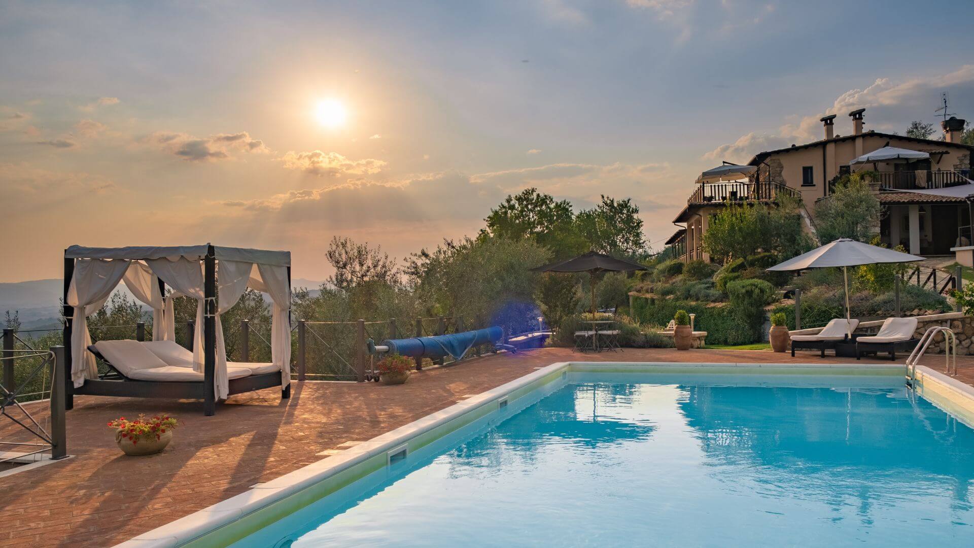 luxury villa in tuscany