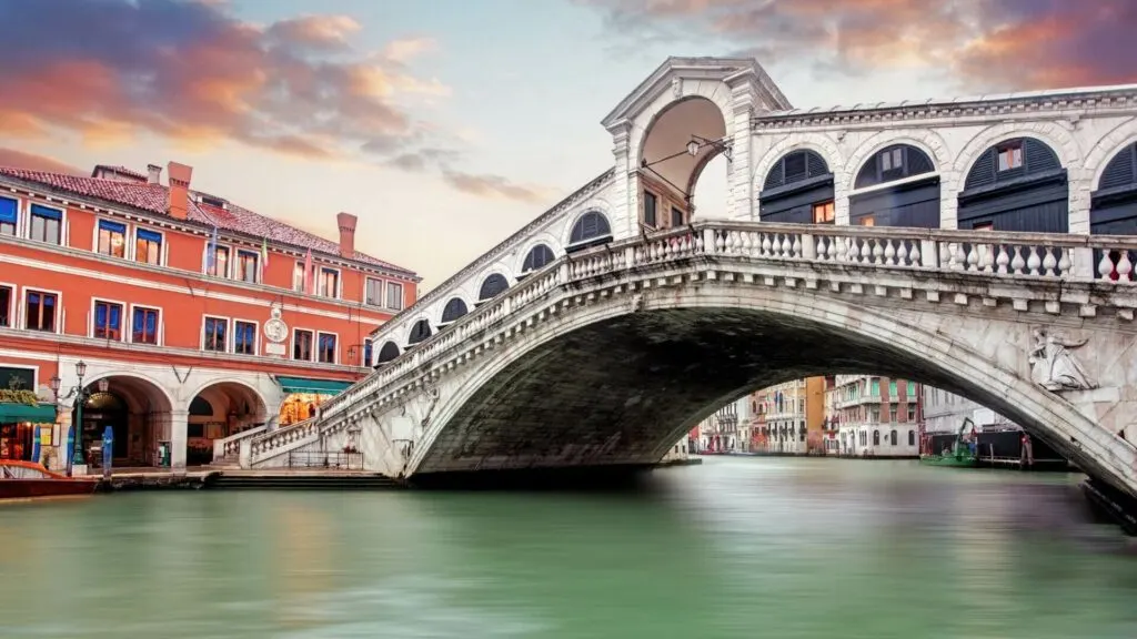  Rialto Bridge