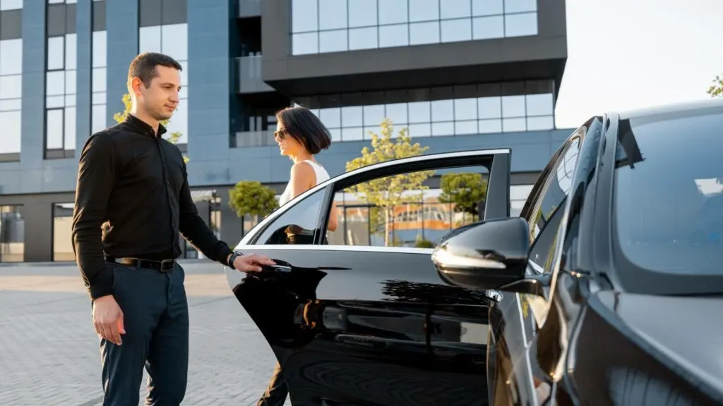 Top Benefits of Hiring a Chauffeur Driver for Stress-Free Travel
