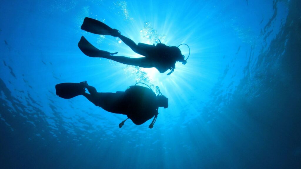 essential-scuba-diving-gear