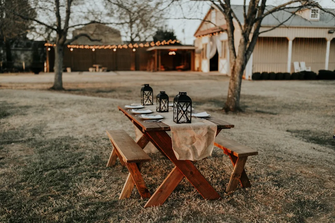 outdoor-family-gathering