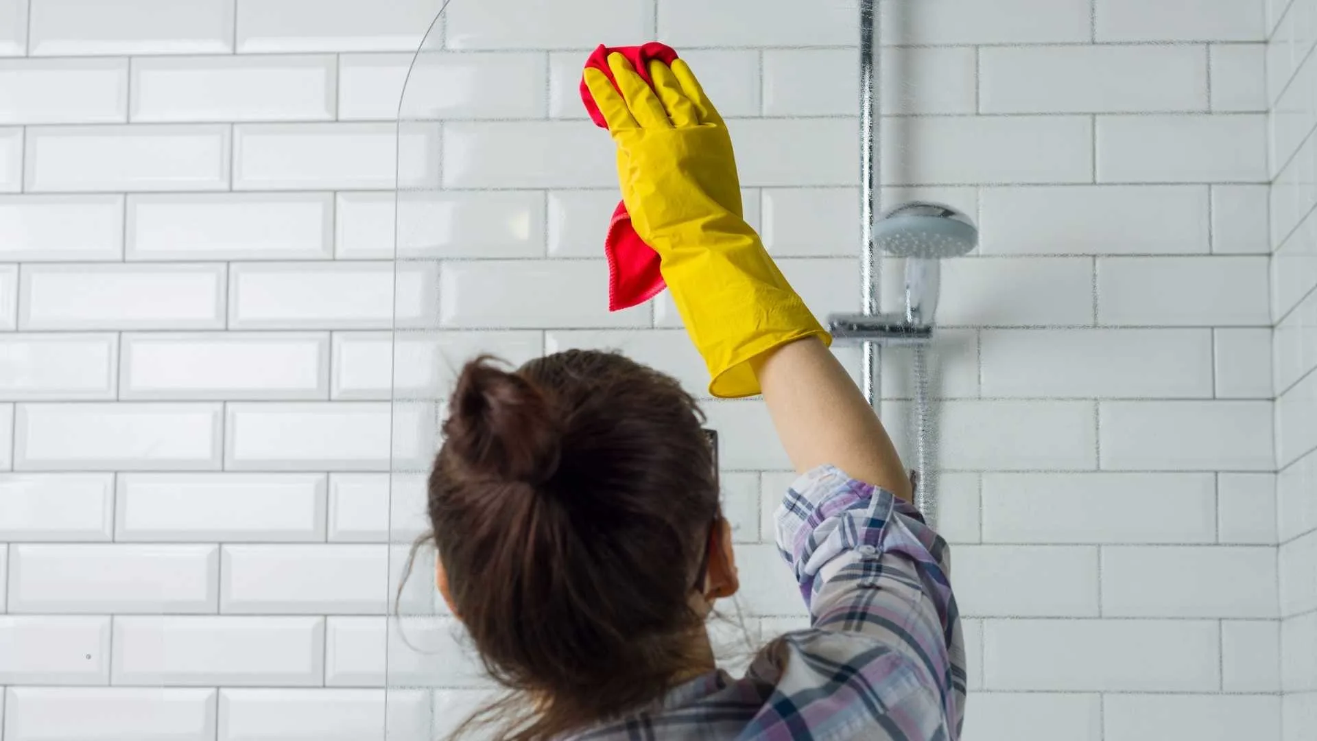Top 6 Tile Grout Cleaners For A Pristine Bathroom