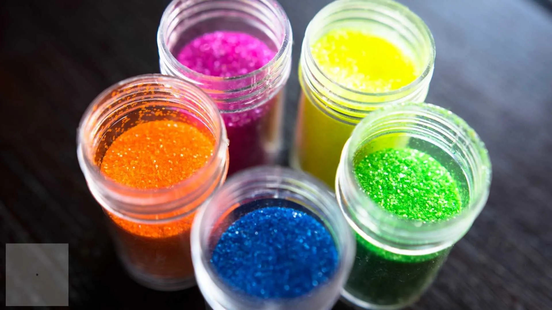 Why is it Important to Choose the Right Glitter Supplier for Your Business