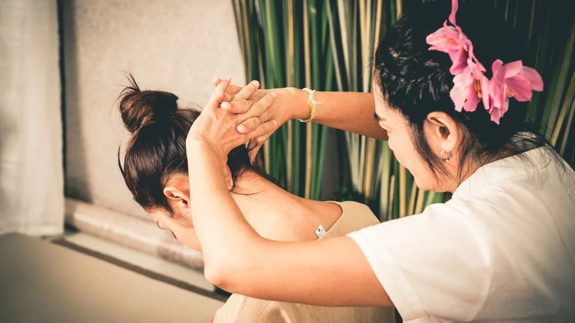 Thai head massage for headaches