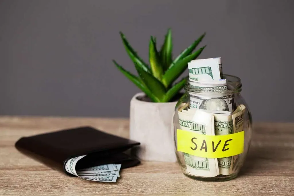 Simple Ways to Save Money Daily