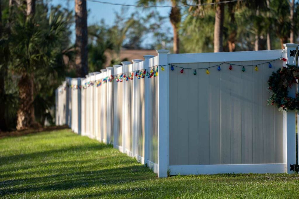 When to Fix or Replace a Fence