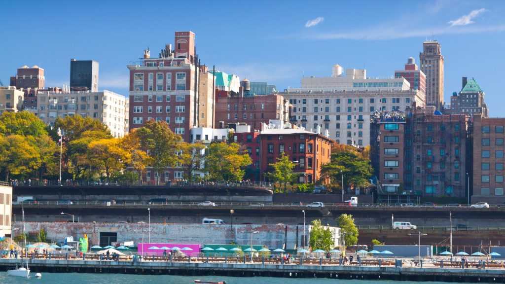 Sunset Views at Brooklyn Heights Promenade