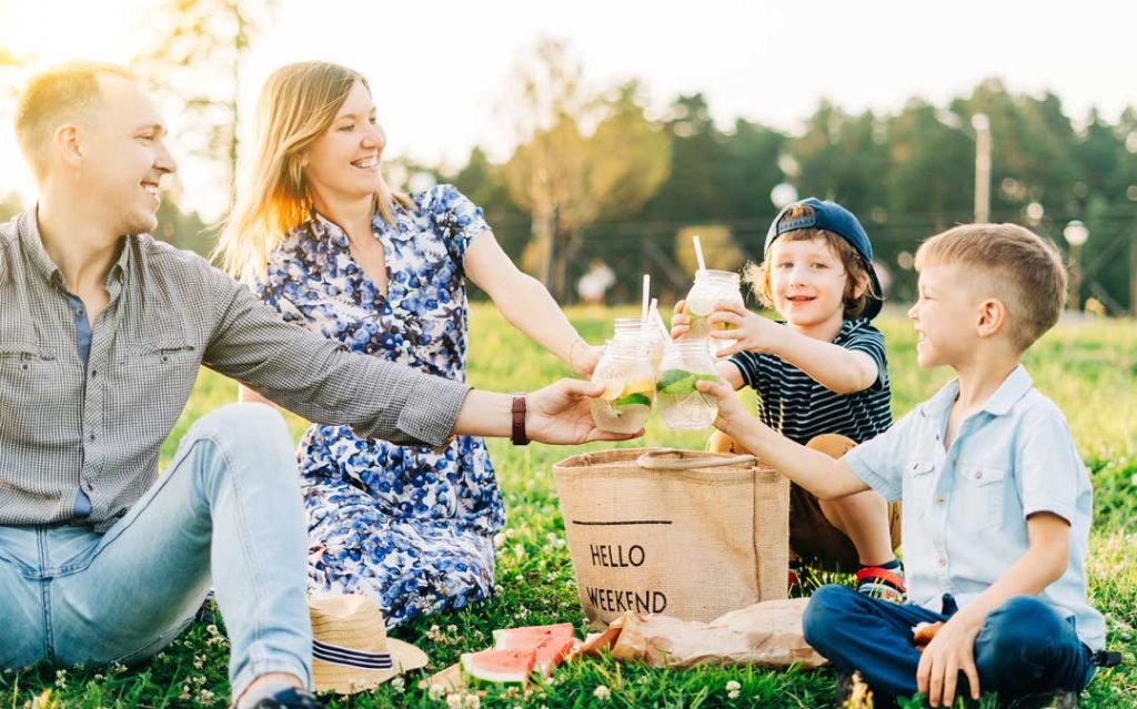 Eco-friendly picnic supplies