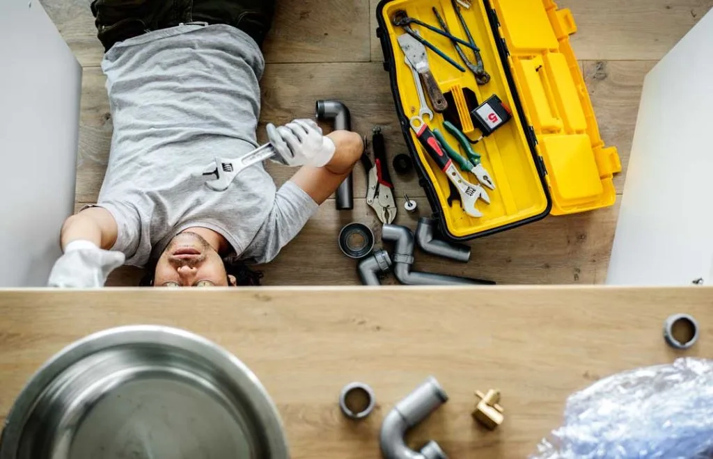 Emergency plumbing tips for homeowners